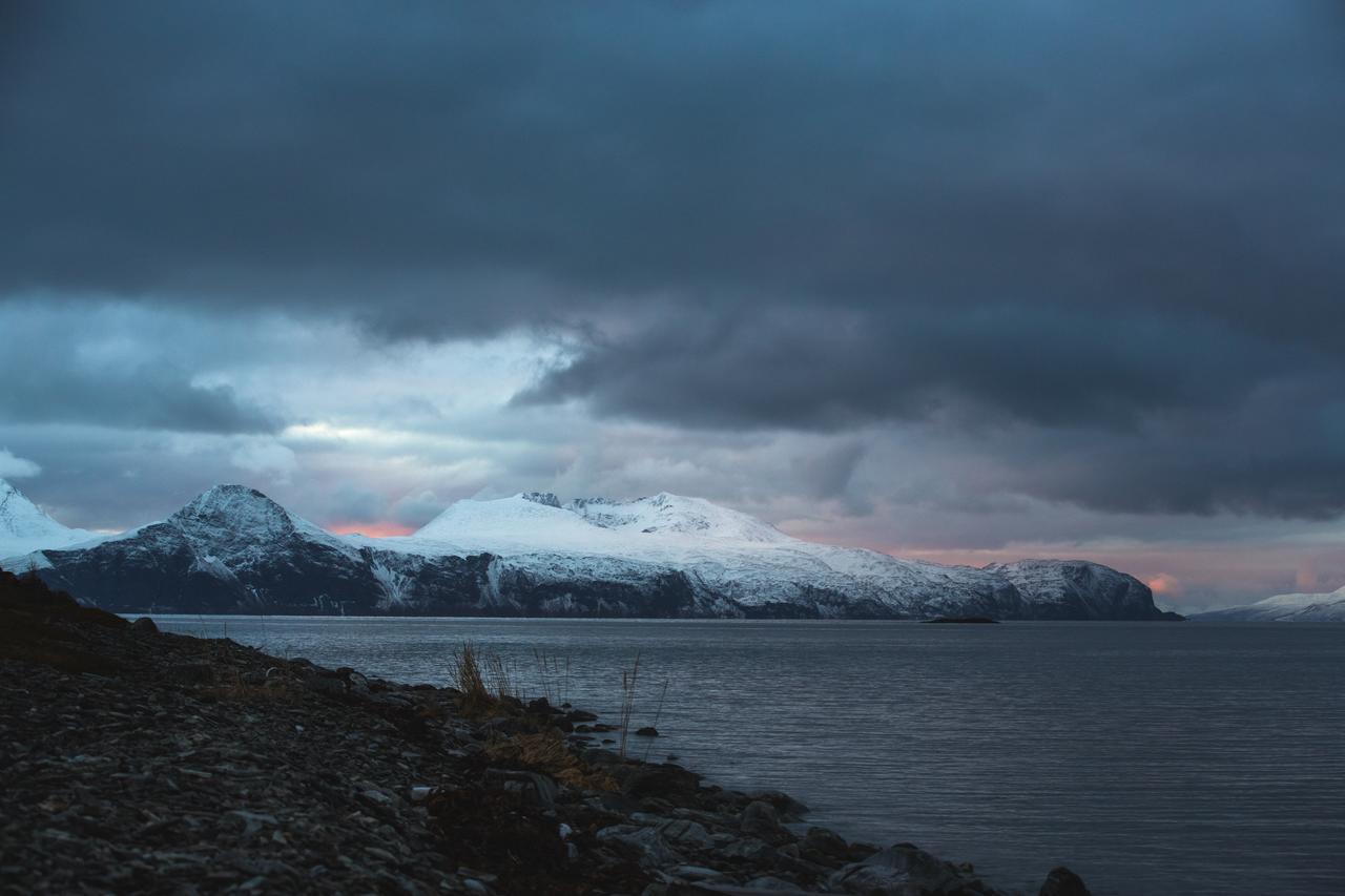 Arctic Panorama Lodge Uloybukta ภายนอก รูปภาพ